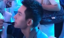 英国娱乐圈吃瓜,揭秘明星们的甜蜜与苦涩